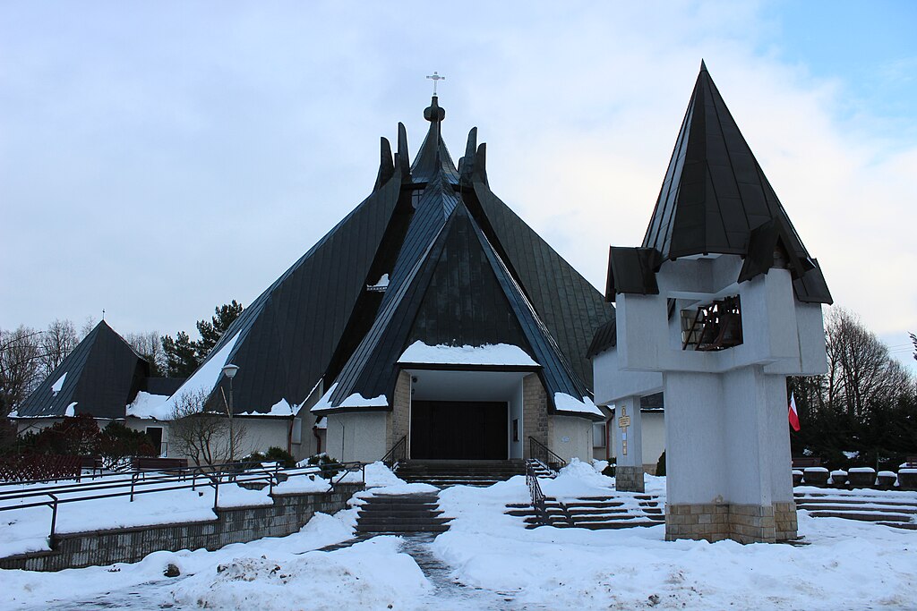 Kościół MB Królowej Pokoju  | Willa Polanica Villa Polanica