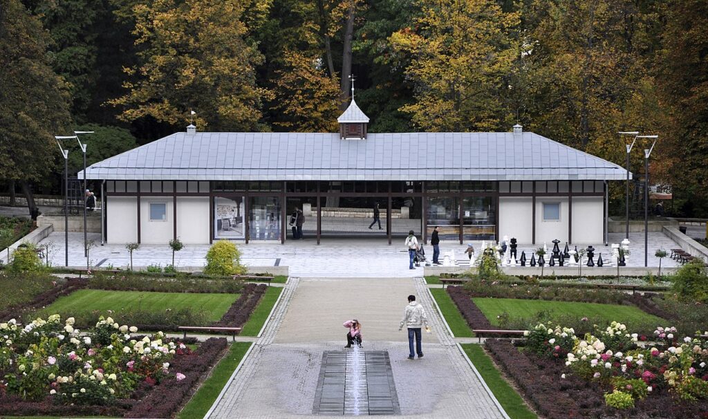 Informacja turystyczna w Pawilonie Szachowym w Polanicy Zdrój | Willa Polanica Villa Polanica